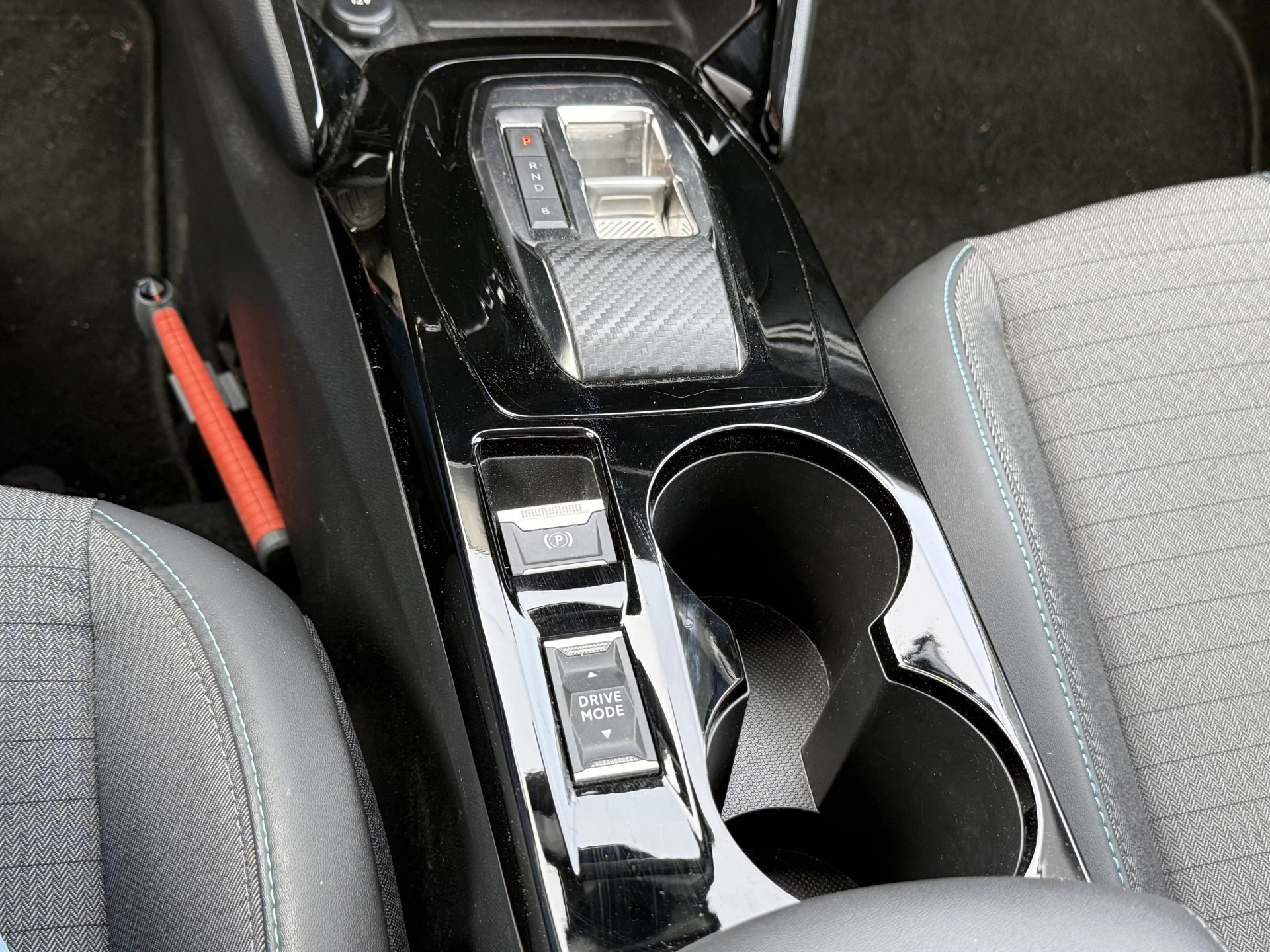 Hoofdafbeelding Peugeot e-208