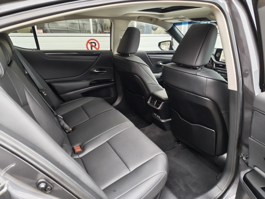 Hoofdafbeelding Lexus ES