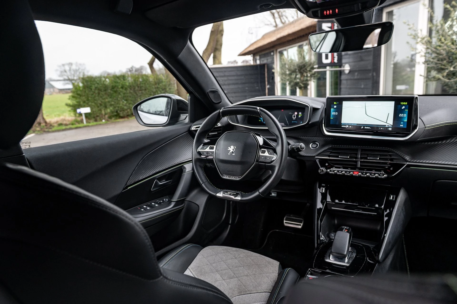 Hoofdafbeelding Peugeot e-2008