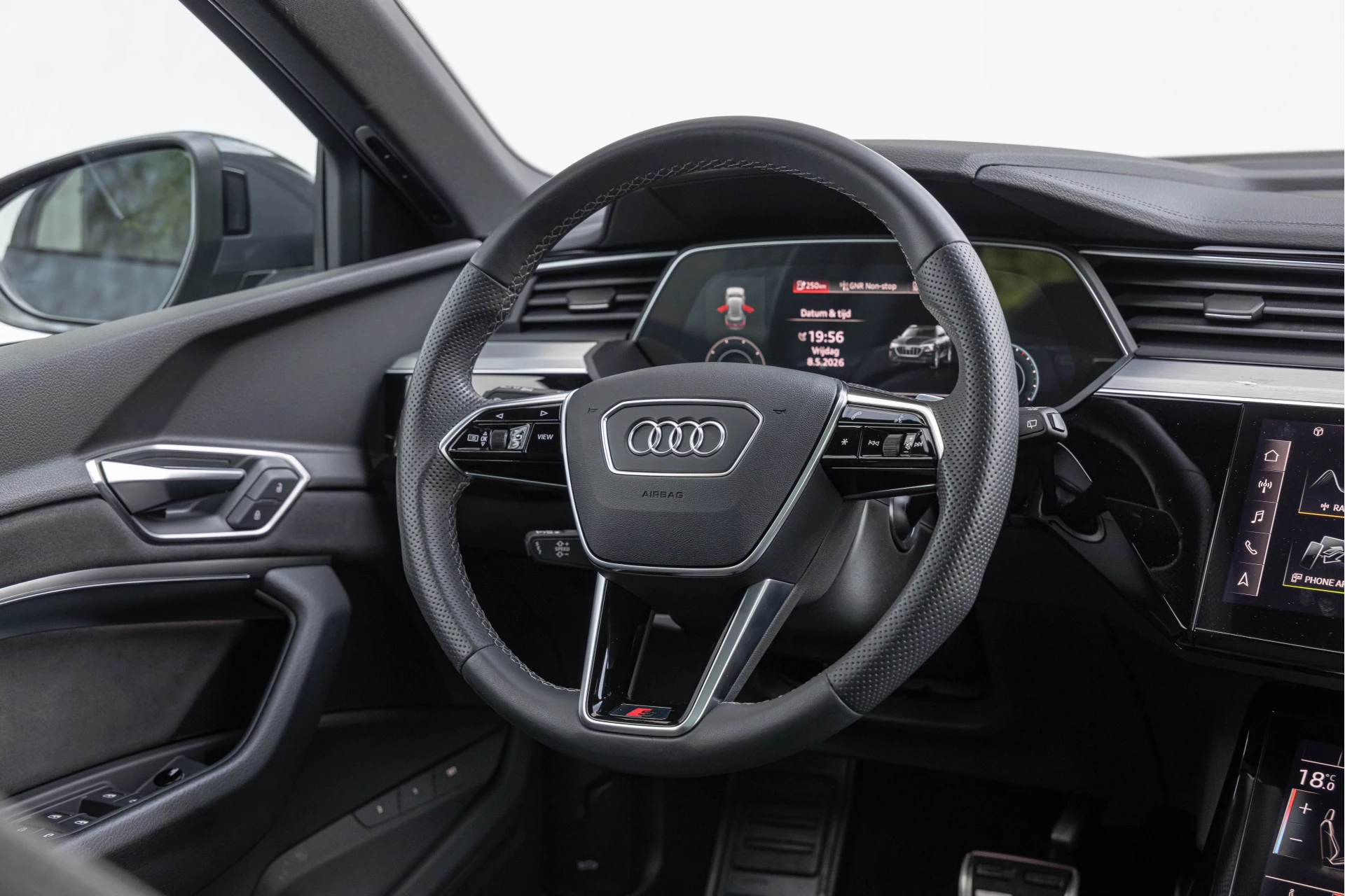 Hoofdafbeelding Audi Q8 e-tron