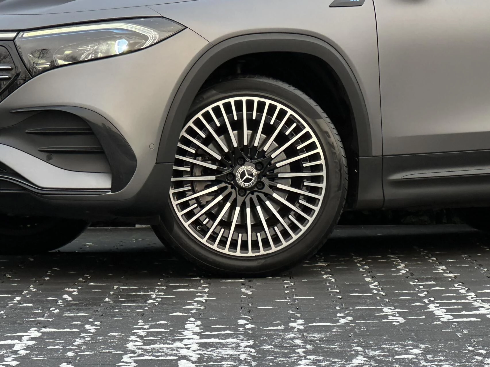 Hoofdafbeelding Mercedes-Benz EQB