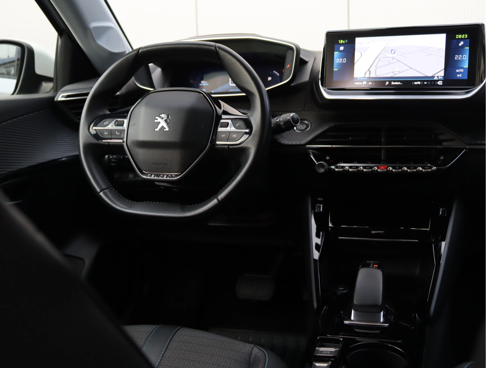 Hoofdafbeelding Peugeot e-208