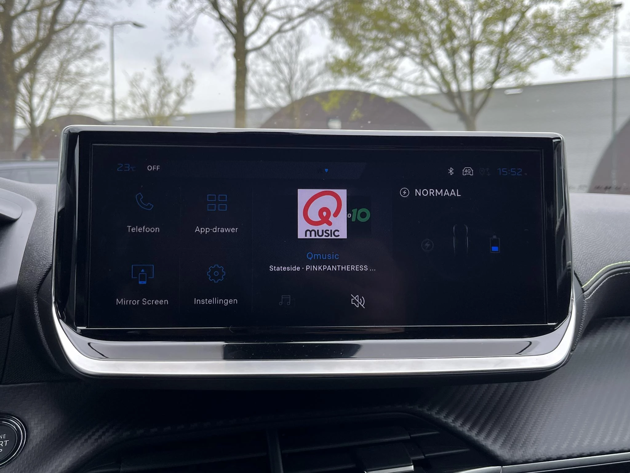 Hoofdafbeelding Peugeot e-2008