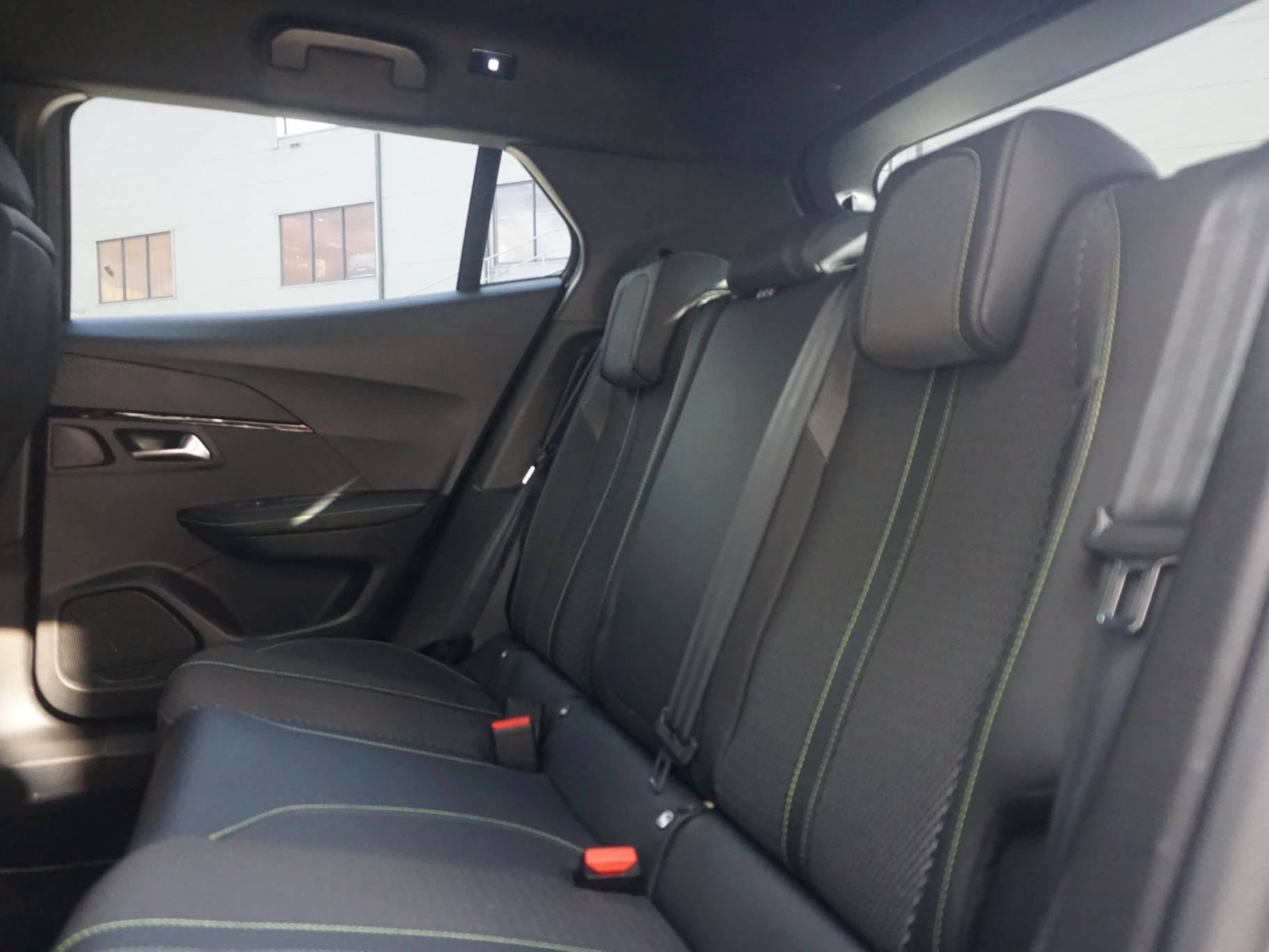 Hoofdafbeelding Peugeot e-2008