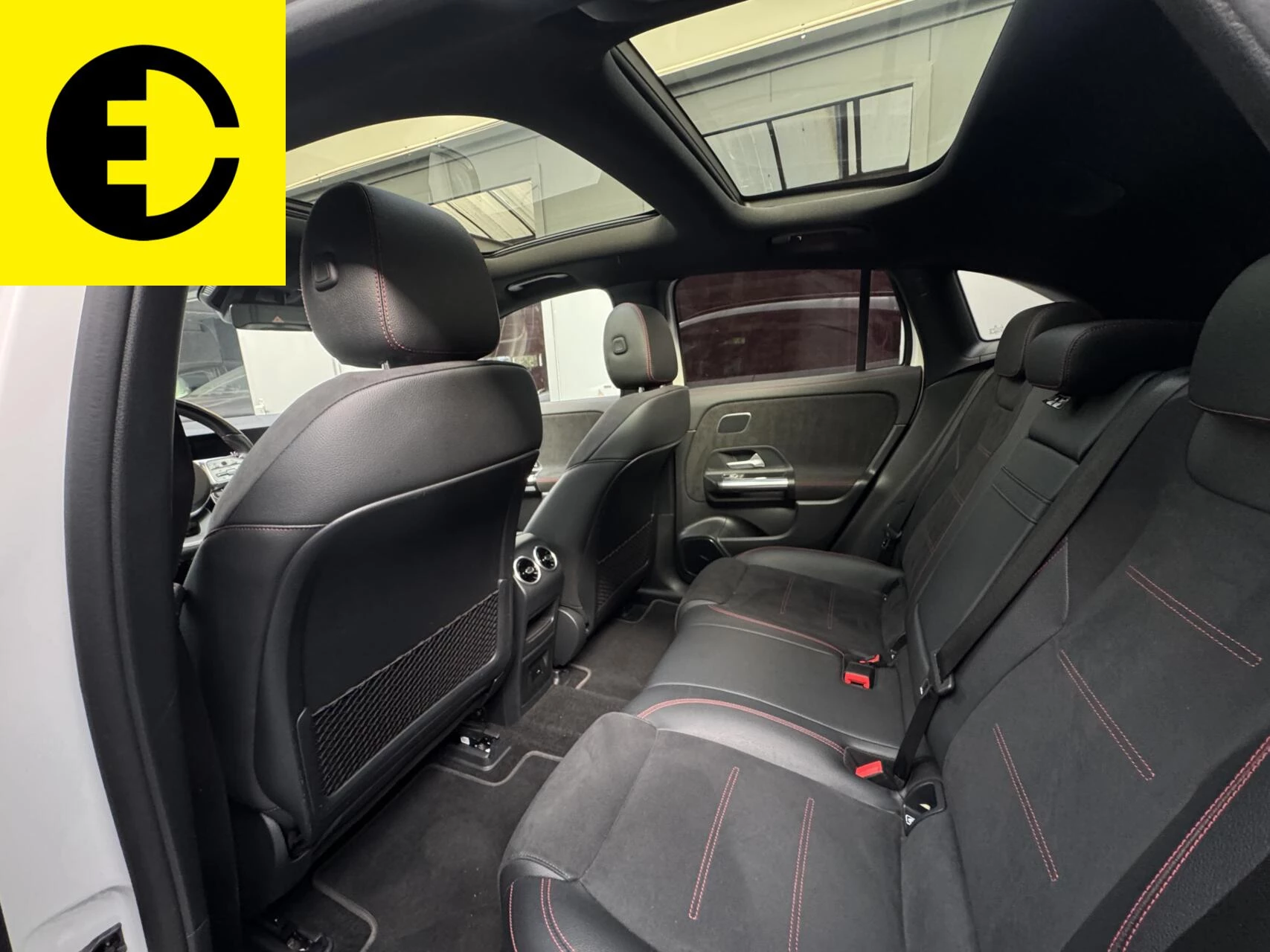 Hoofdafbeelding Mercedes-Benz EQA