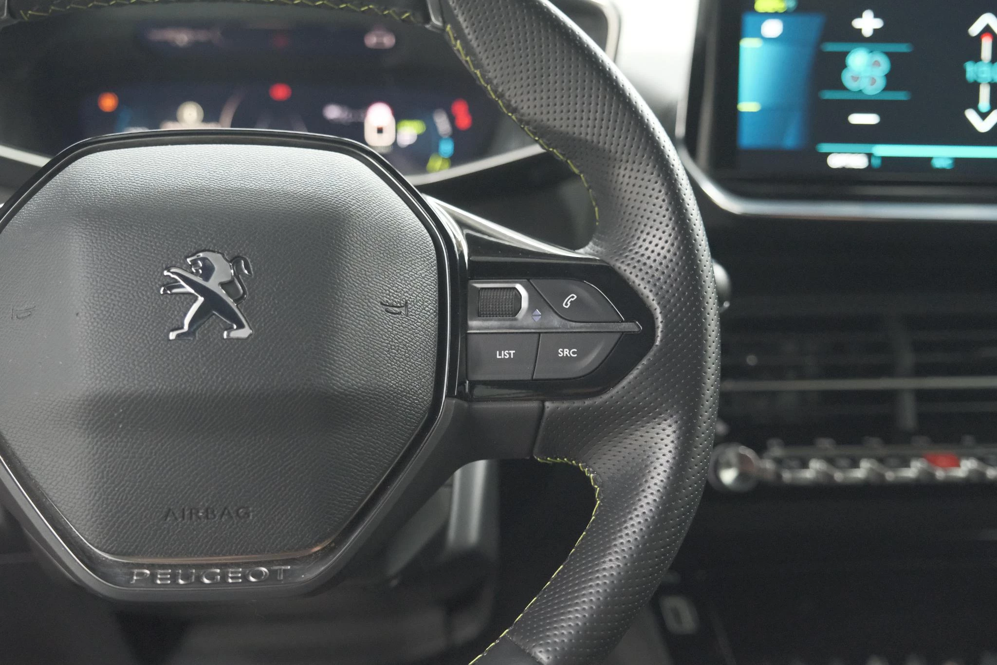 Hoofdafbeelding Peugeot e-2008