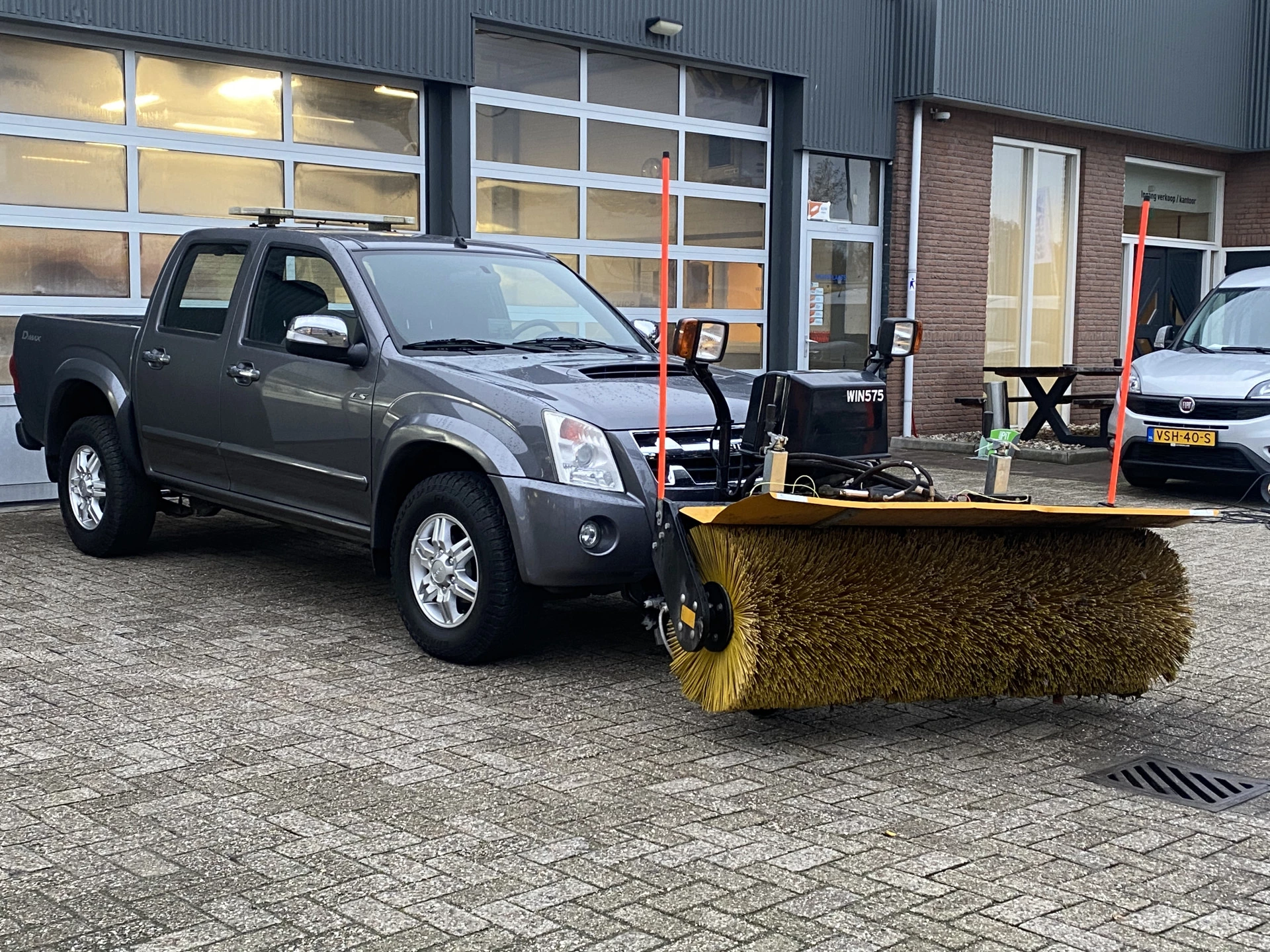 Hoofdafbeelding NIDO Rolbezem Sneeuwbezem