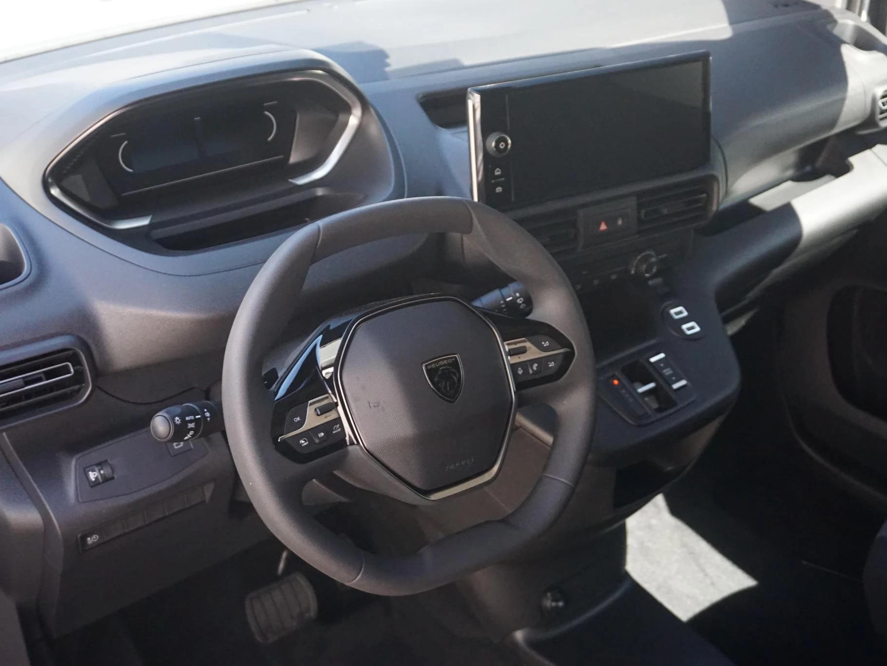 Hoofdafbeelding Peugeot e-Partner