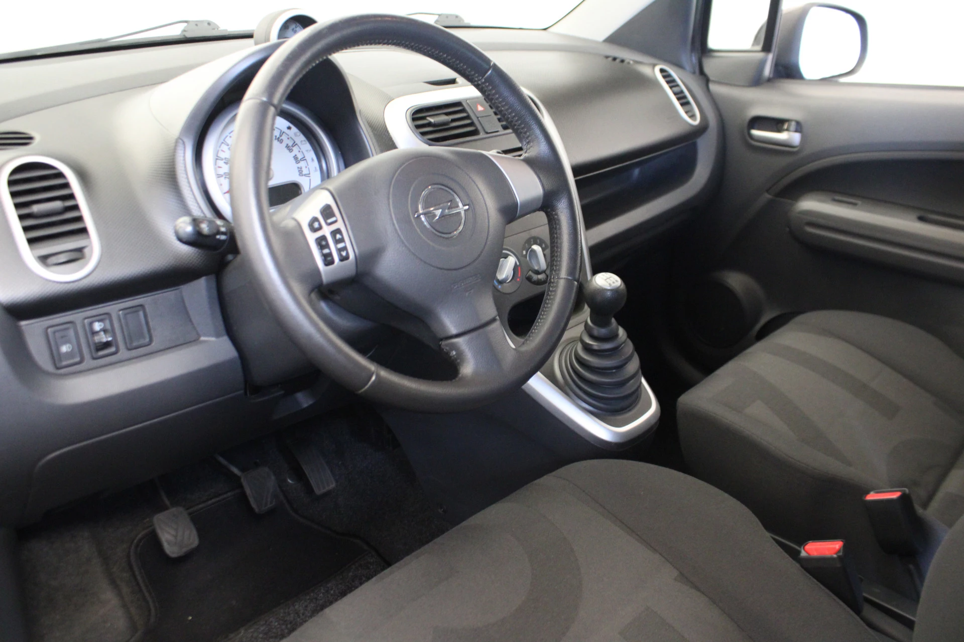 Hoofdafbeelding Opel Agila