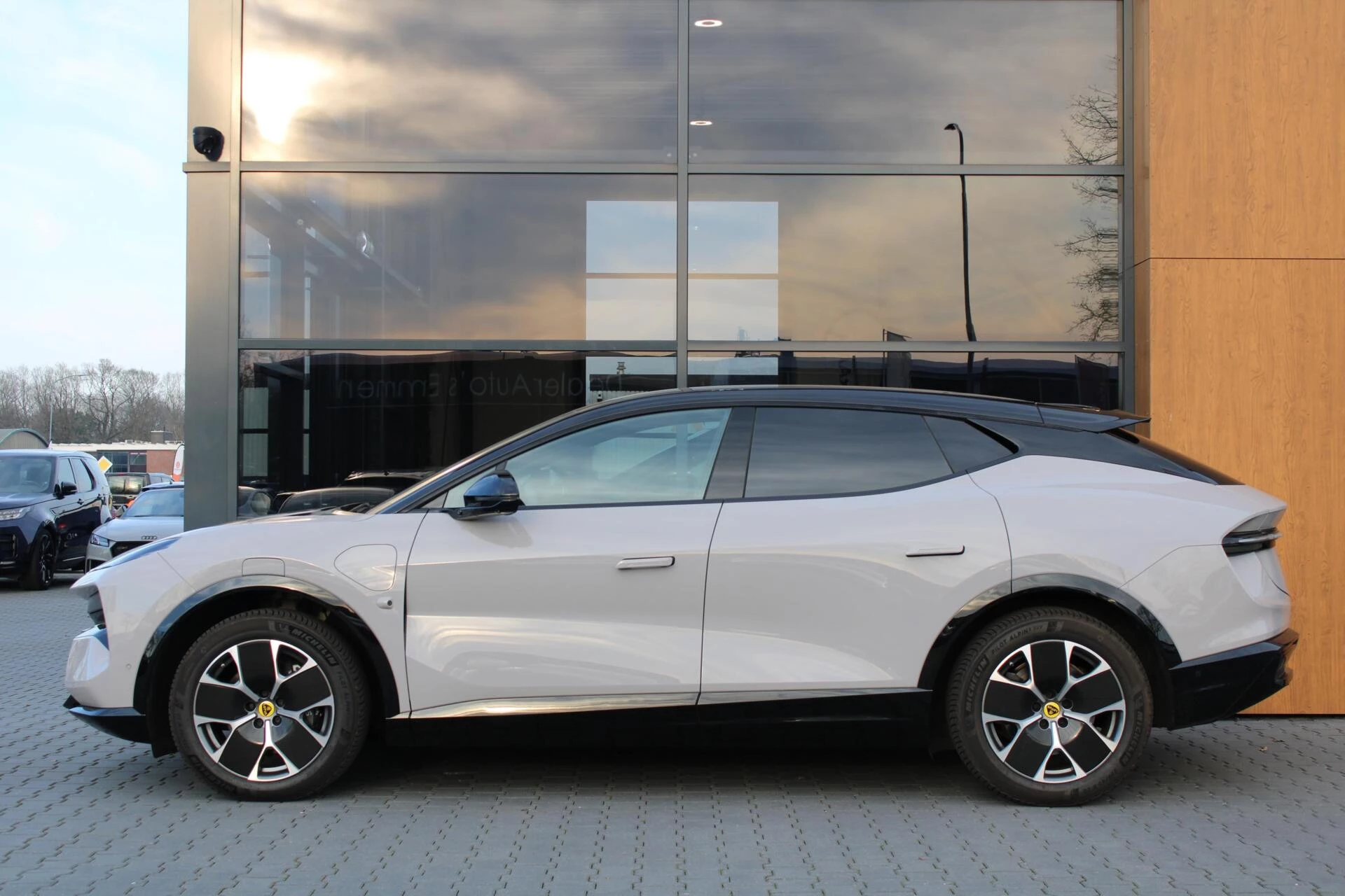 Hoofdafbeelding Lotus Eletre