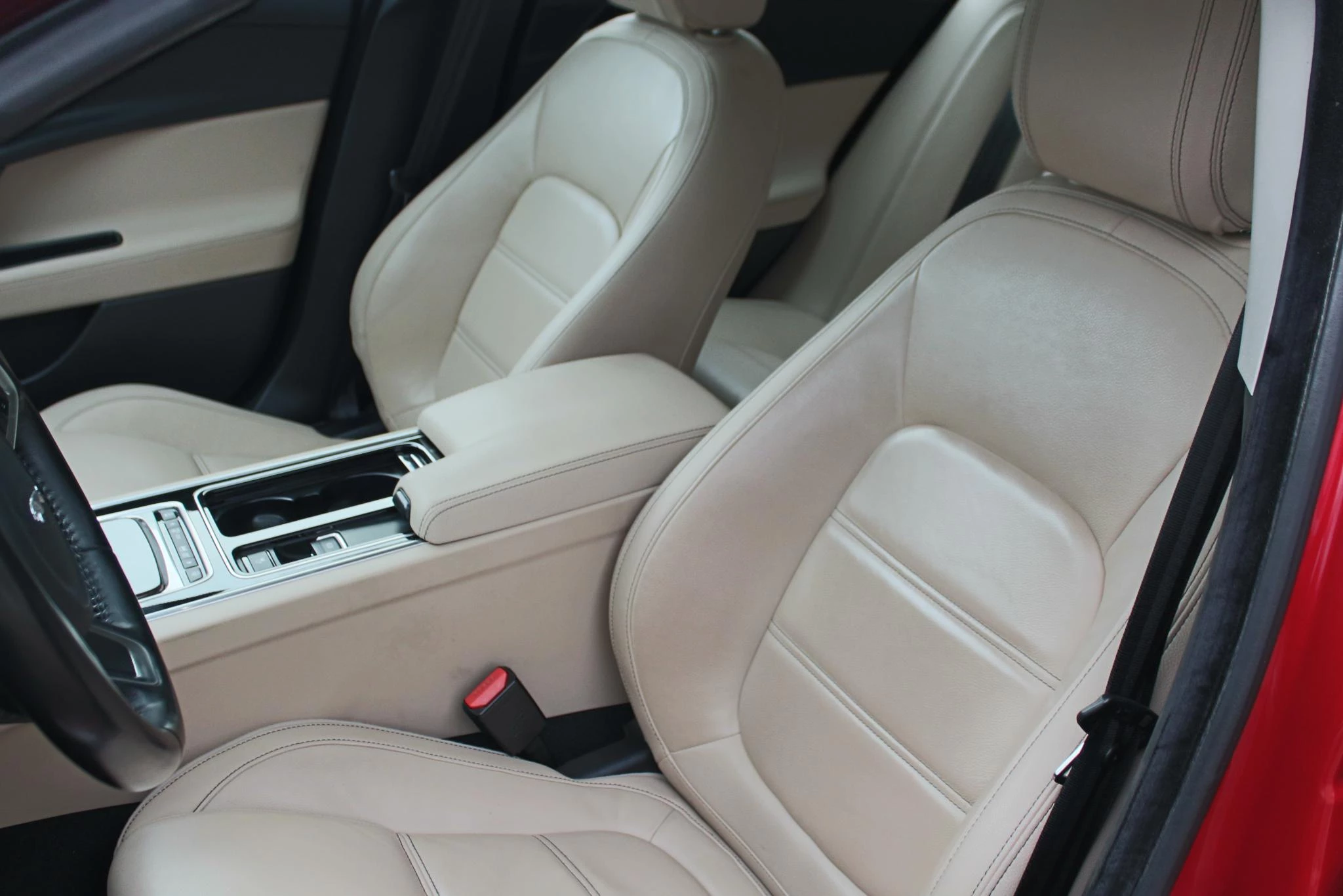 Hoofdafbeelding Jaguar XE