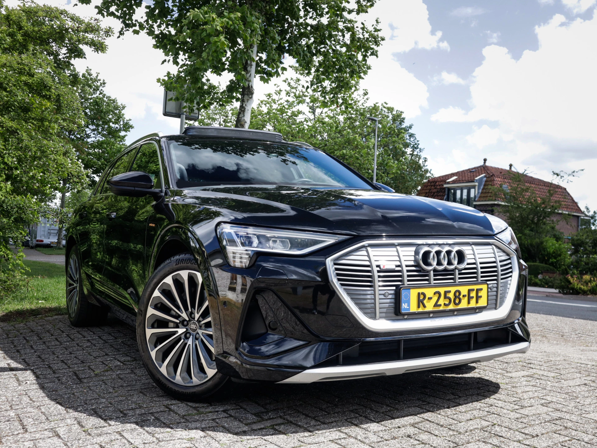 Hoofdafbeelding Audi e-tron