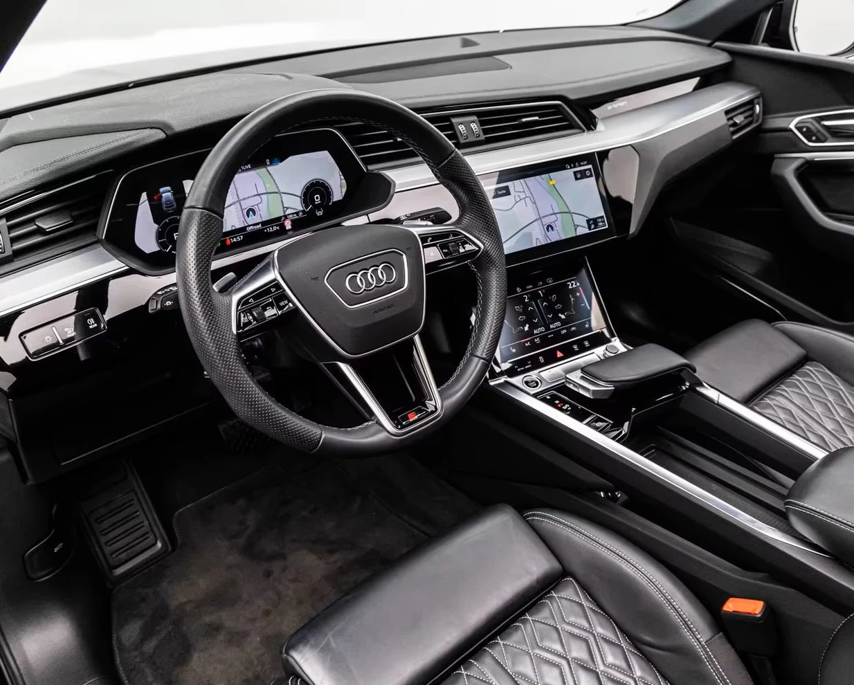 Hoofdafbeelding Audi e-tron