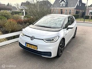 Hoofdafbeelding Volkswagen ID.3 Volkswagen ID.3 First Plus 58 kWh SFEERVERLICHTING ACHTERUITRIJ CAMERA ADAPTIEVE CRUISE CONTROLE CARPLAY DEALER ONDERHOUDEN!!