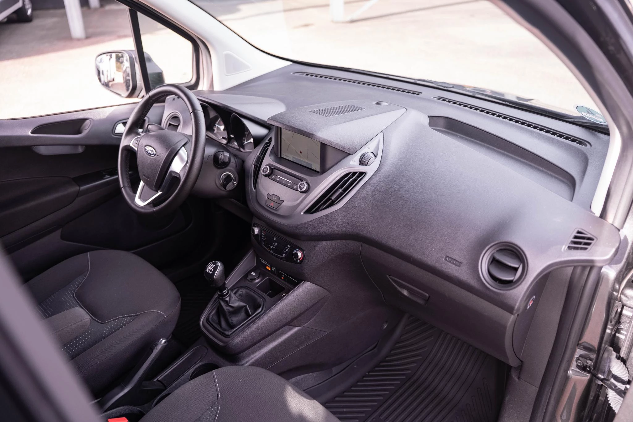 Hoofdafbeelding Ford Transit Courier