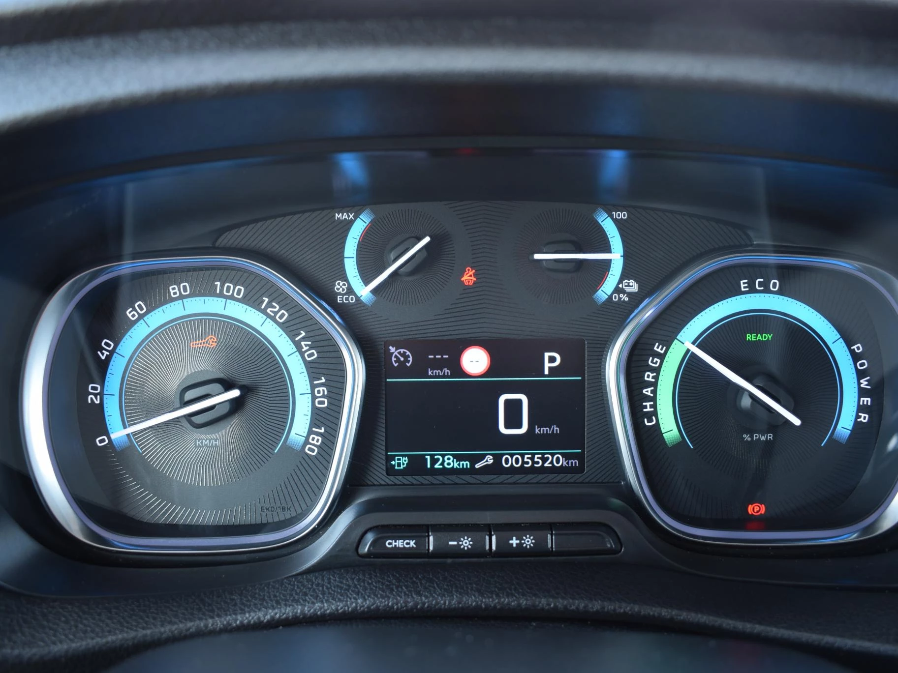 Hoofdafbeelding Peugeot e-Expert