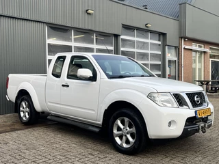 Hoofdafbeelding Nissan Navara Nissan Navara 2.5 dCi SE King Cab Airco Cruise controle Trekhaak 3000kg trekhaak Pick-up p-up Euro 5 Lier afstandsbediening Vierwielaandrijving Openlaadbak Bpm vrij!!