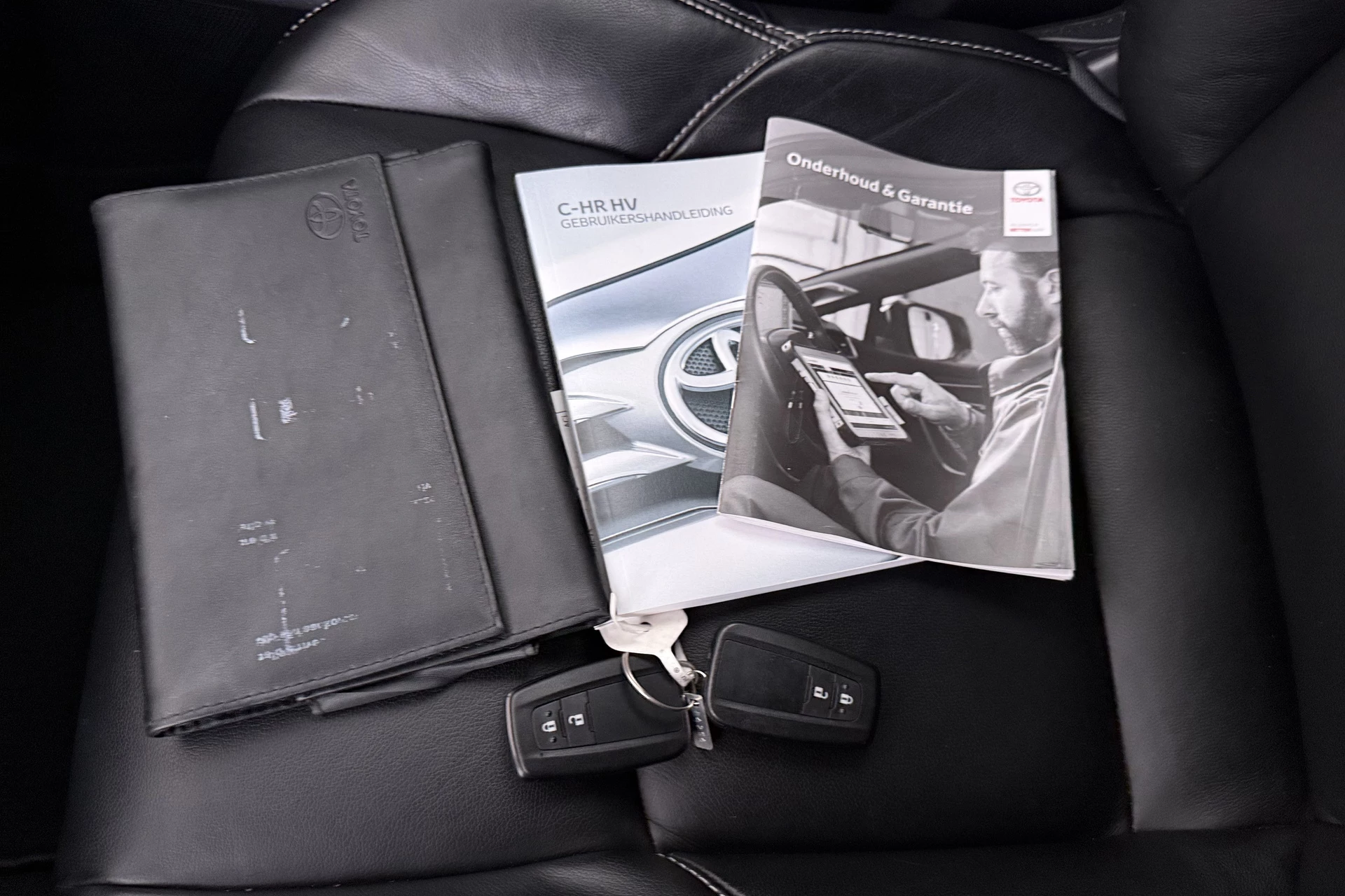 Hoofdafbeelding Toyota C-HR