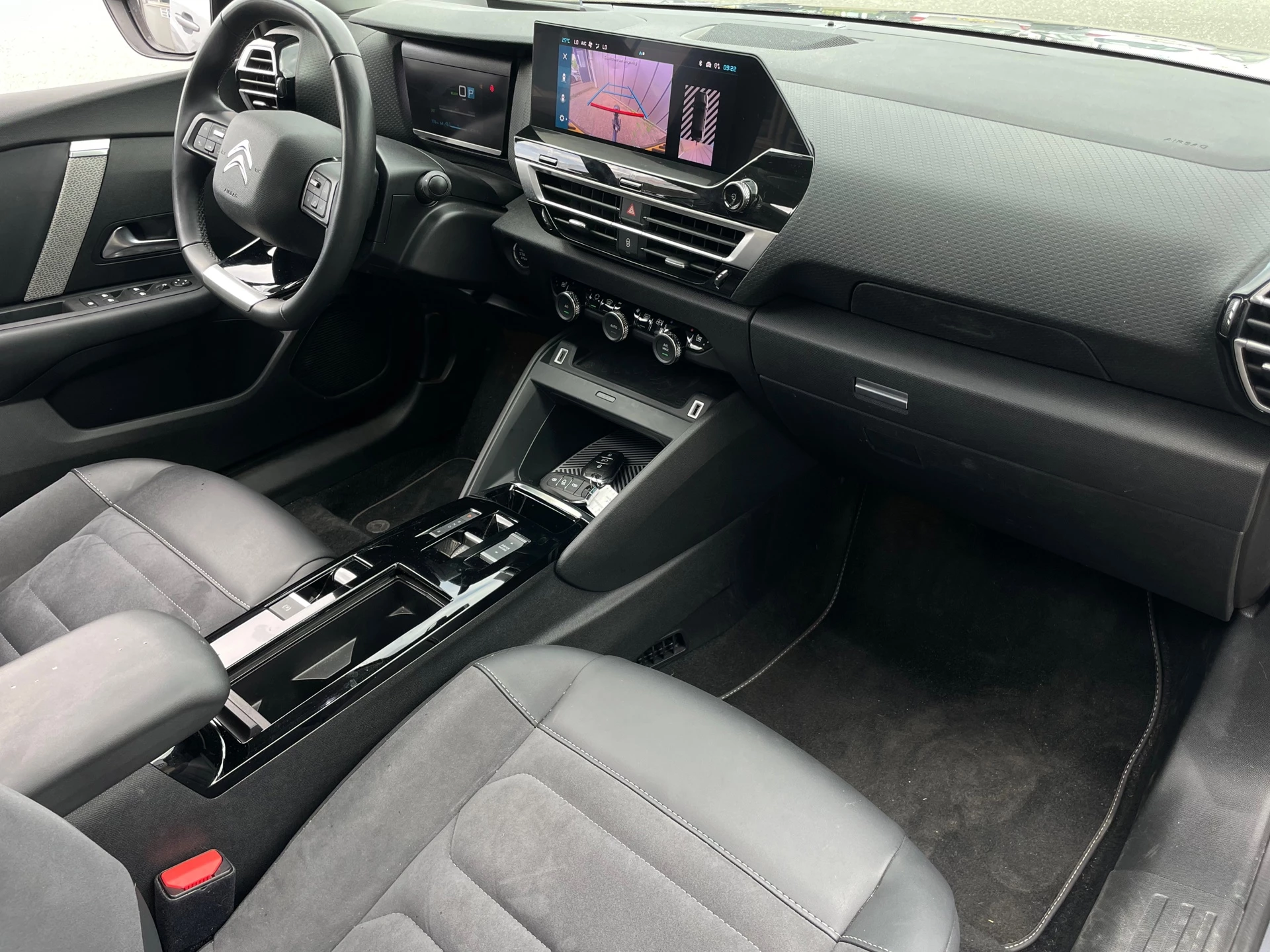 Hoofdafbeelding Citroën ë-C4 X