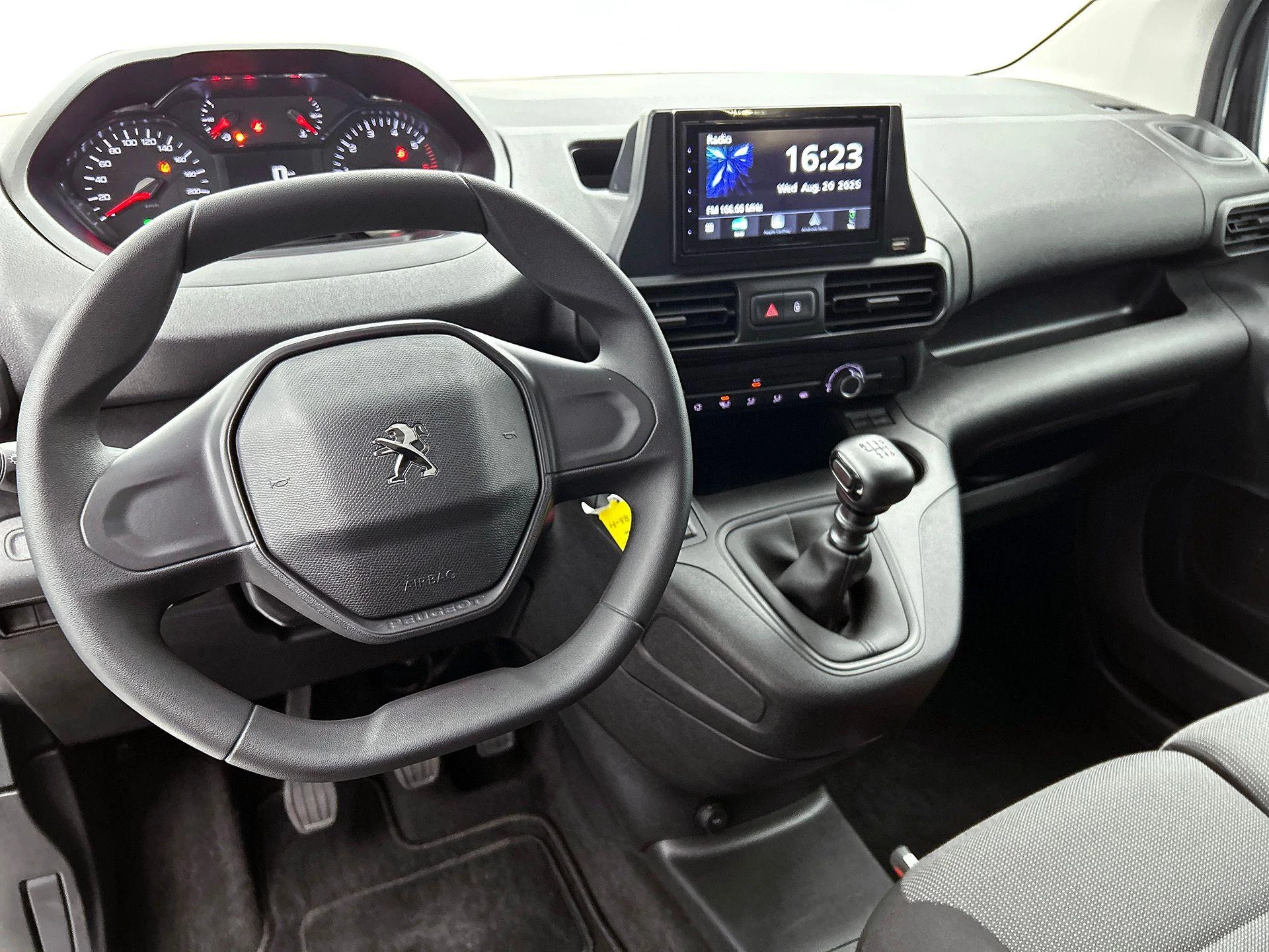 Hoofdafbeelding Peugeot Partner