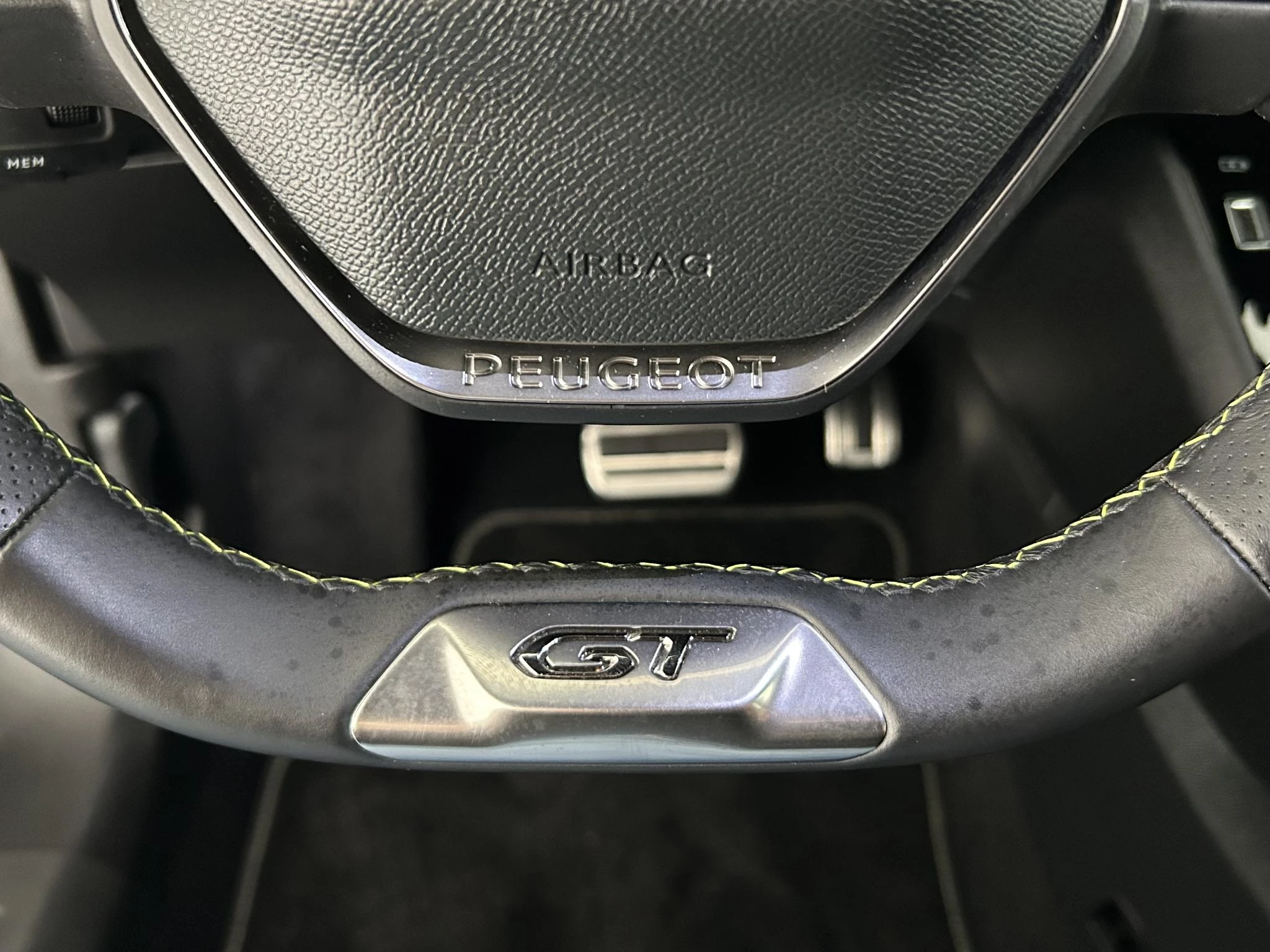 Hoofdafbeelding Peugeot e-2008