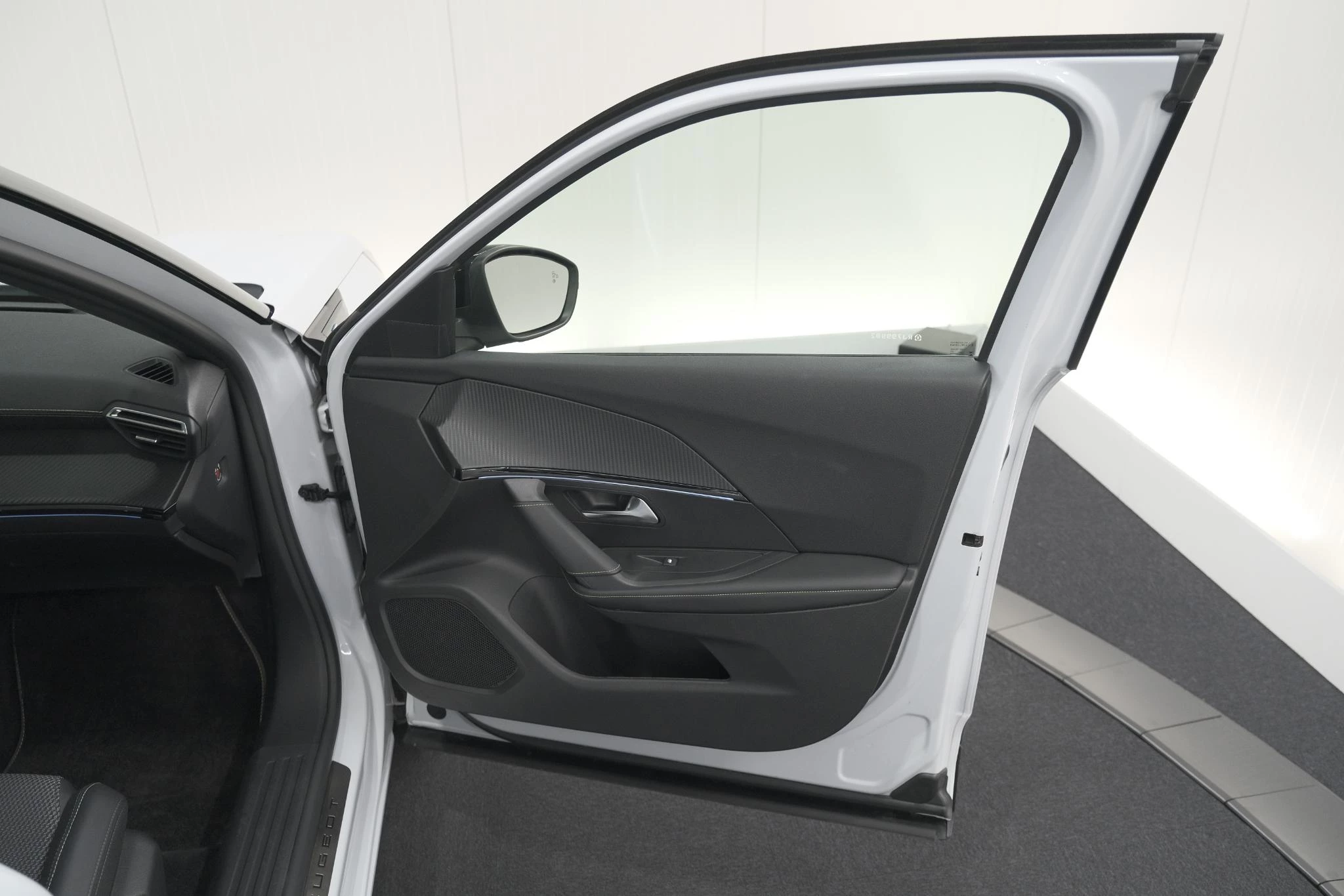 Hoofdafbeelding Peugeot e-2008