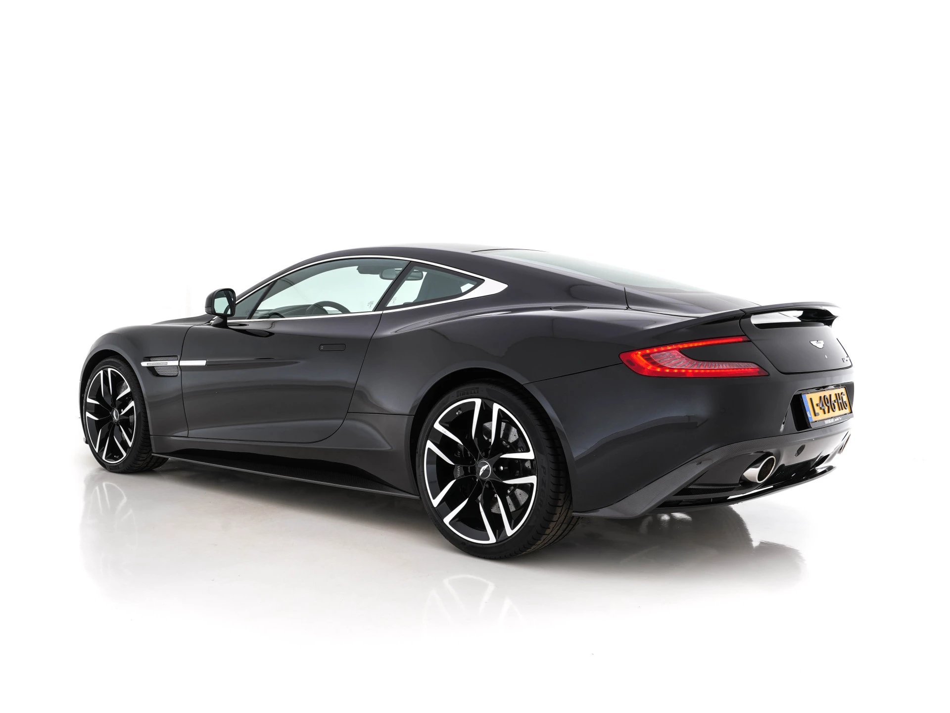 Hoofdafbeelding Aston Martin V12 Vanquish