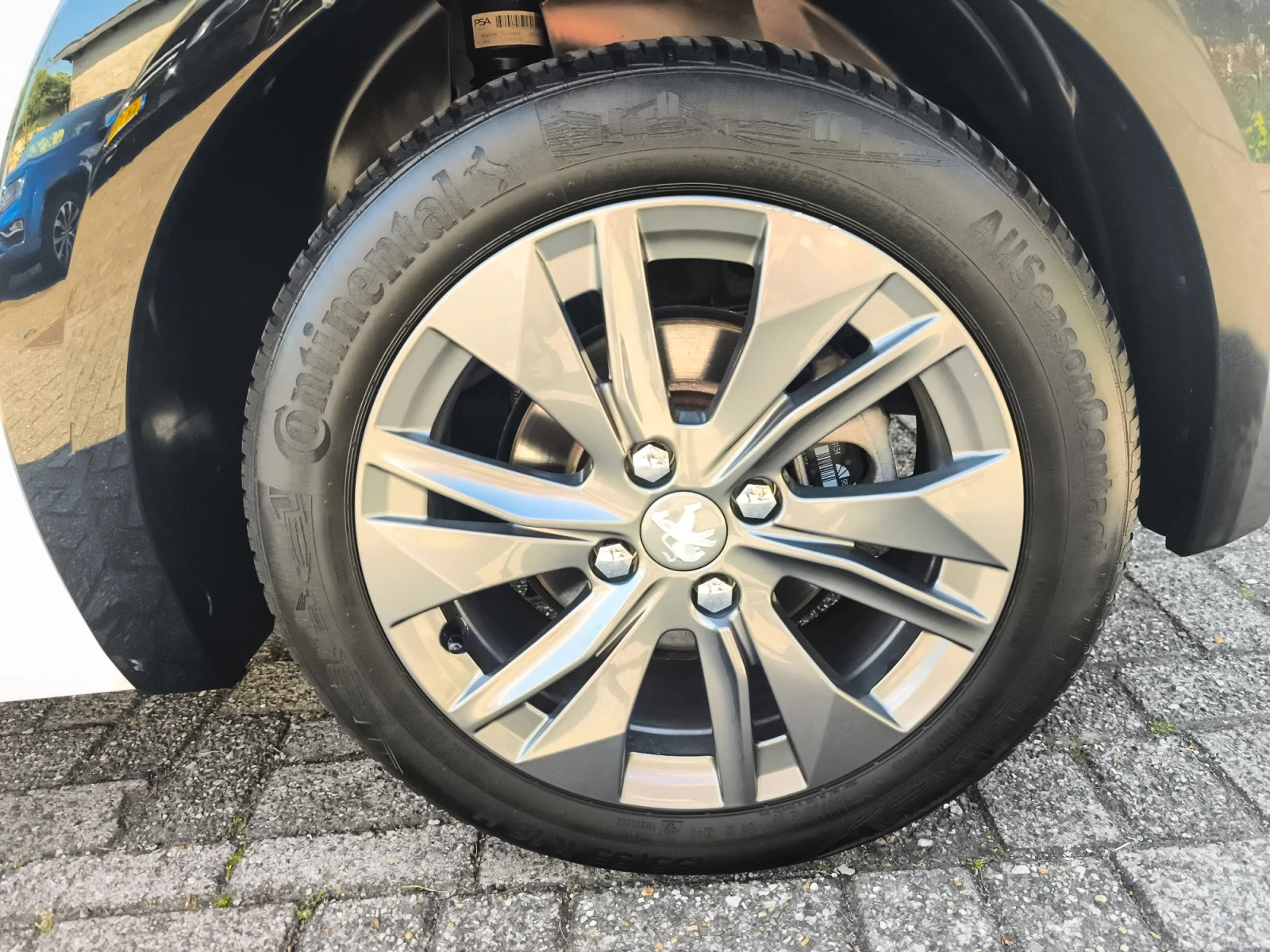 Hoofdafbeelding Peugeot e-208