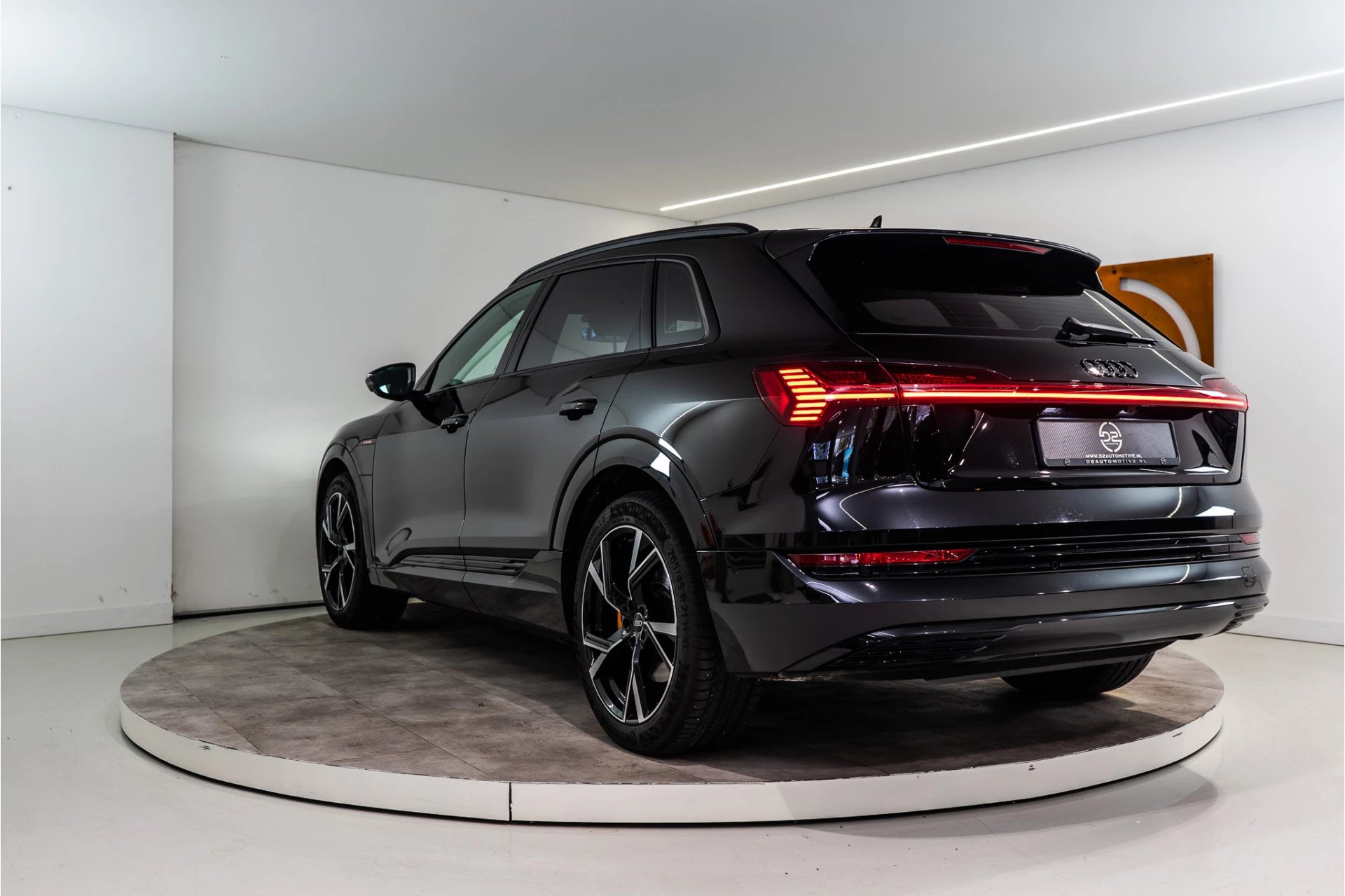 Hoofdafbeelding Audi e-tron