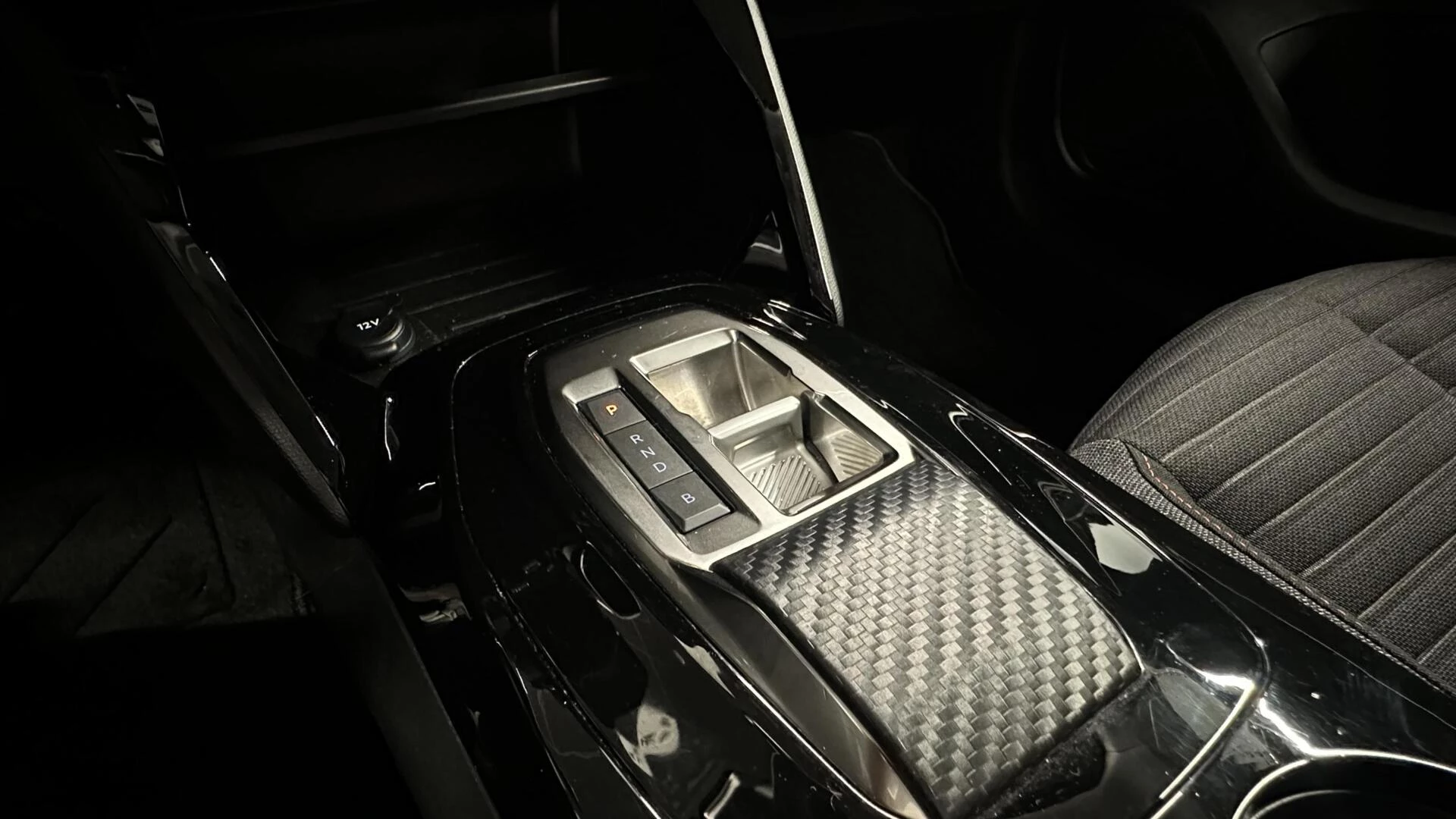 Hoofdafbeelding Peugeot e-208