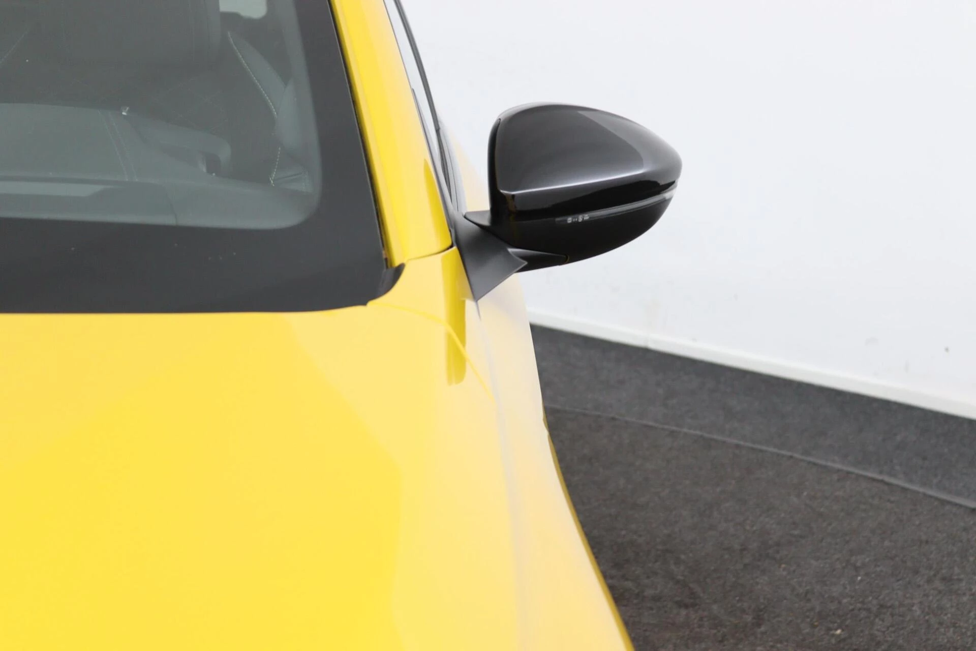 Hoofdafbeelding Peugeot e-208