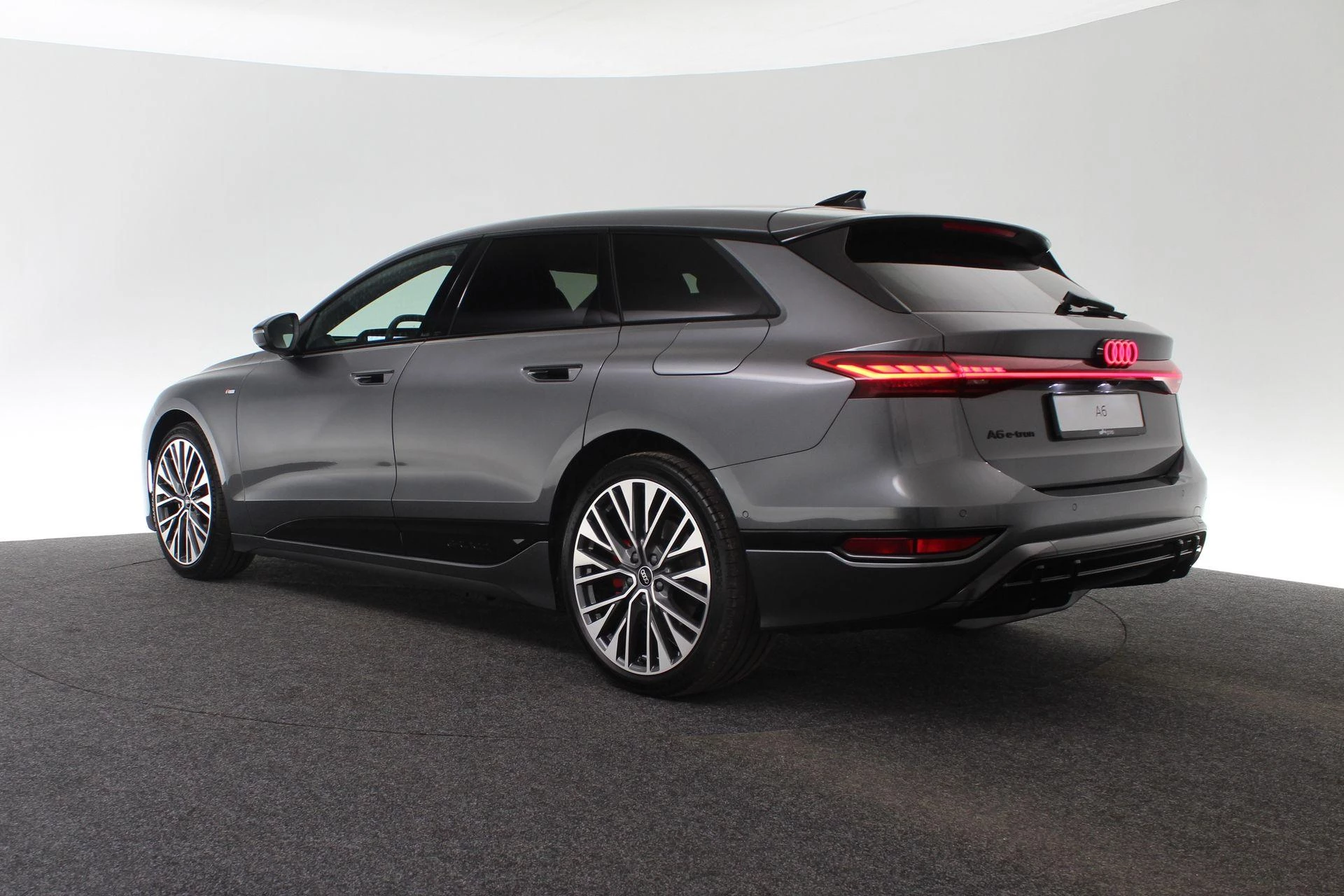 Hoofdafbeelding Audi A6 Avant e-tron