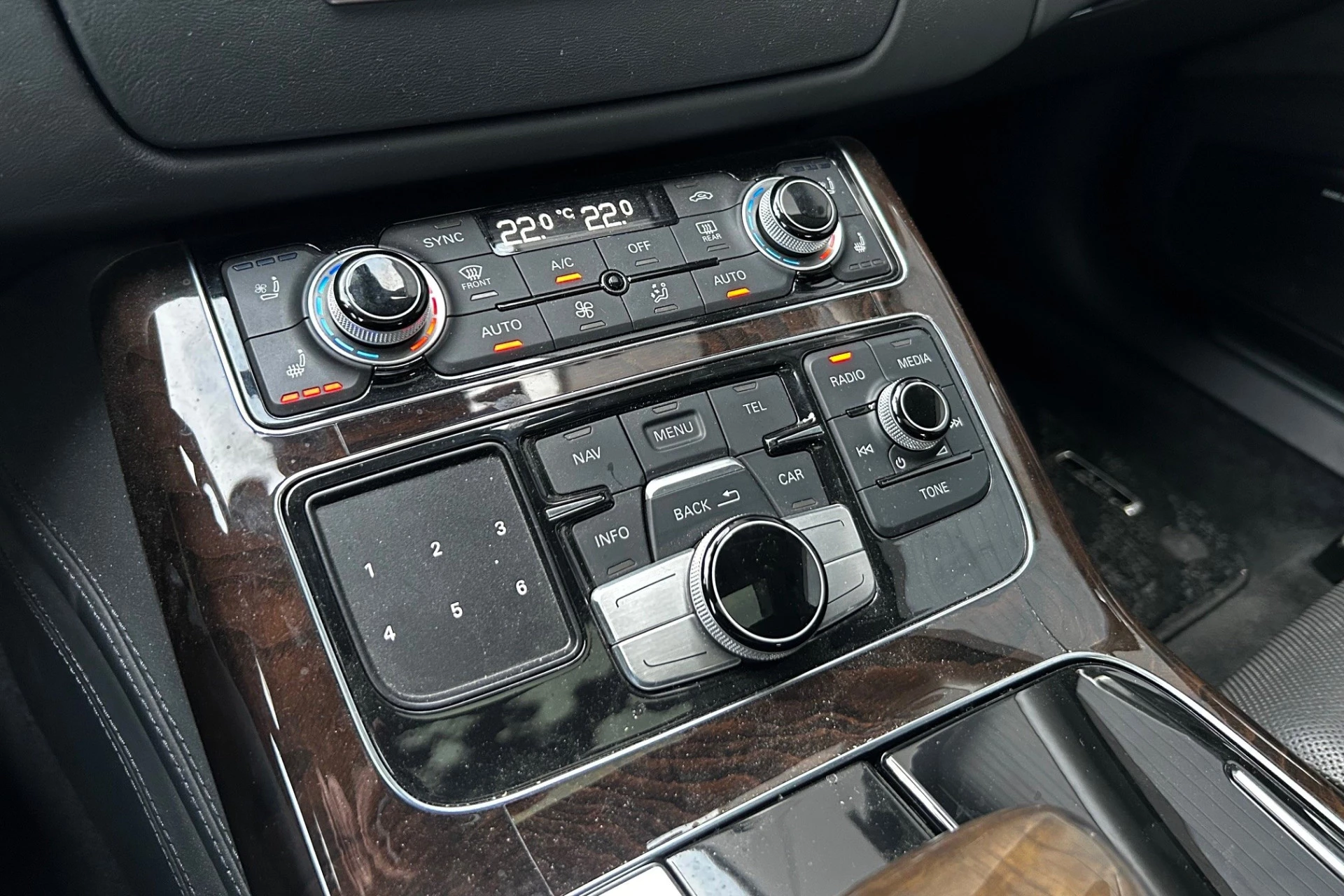 Hoofdafbeelding Audi A8