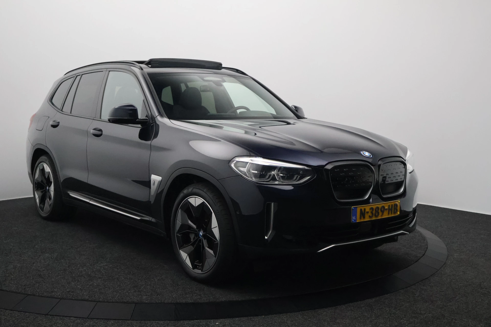 Hoofdafbeelding BMW iX3