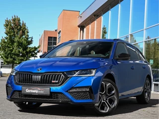Hoofdafbeelding Škoda Octavia Škoda Octavia Combi 1.4TSI RS iV PHEV RS-Zetels Pano Head-Up Keyless Camera Carbon Uitlaat-Sound