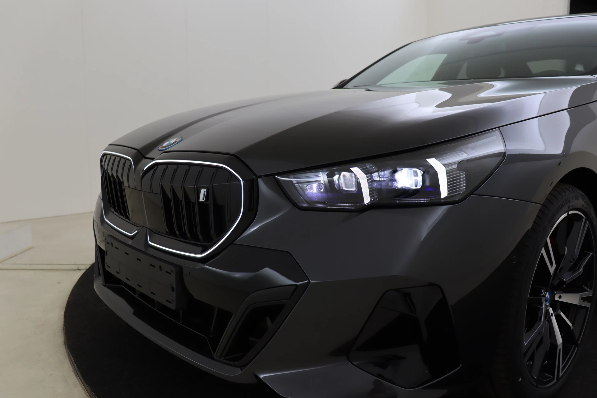 Hoofdafbeelding BMW i5