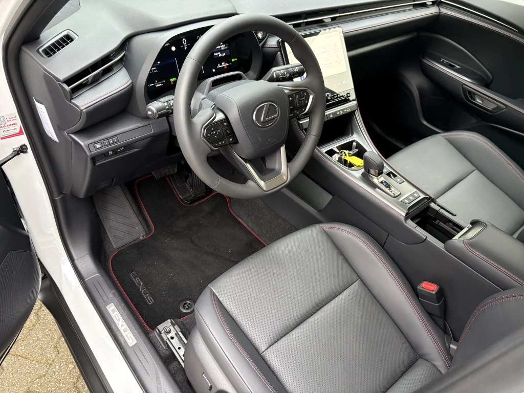 Hoofdafbeelding Lexus LBX