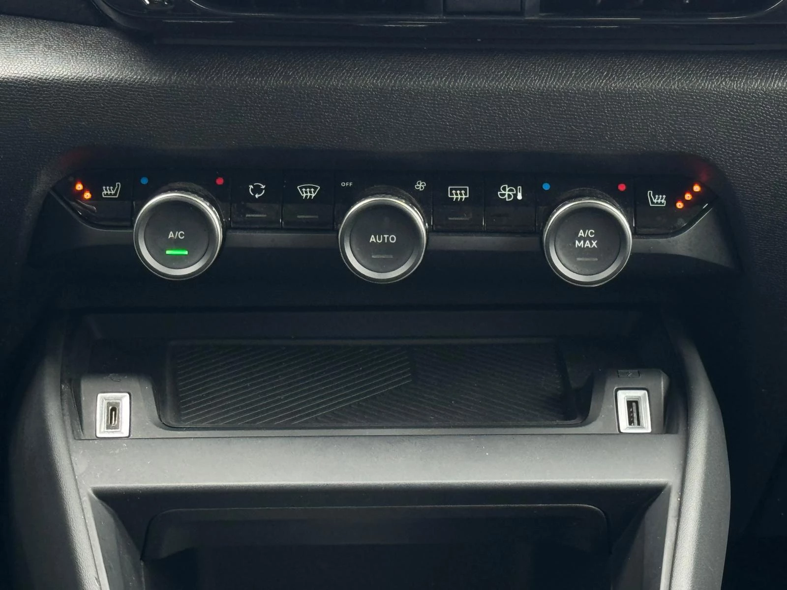 Hoofdafbeelding Citroën ë-C4