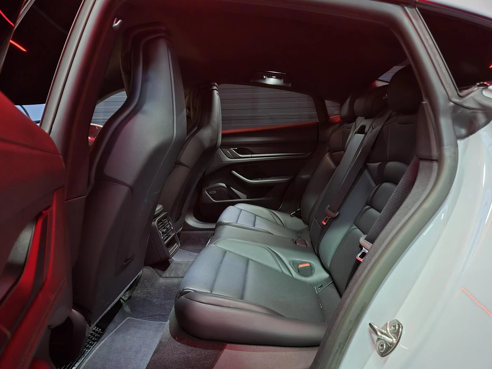 Hoofdafbeelding Porsche Taycan