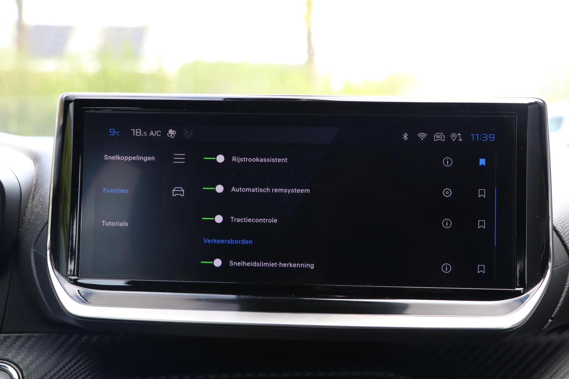 Hoofdafbeelding Peugeot e-2008