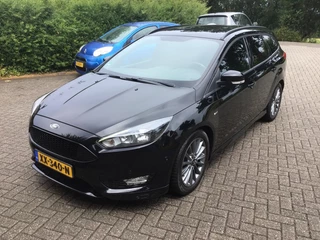 Ford Focus 1.0 ST-LINE
