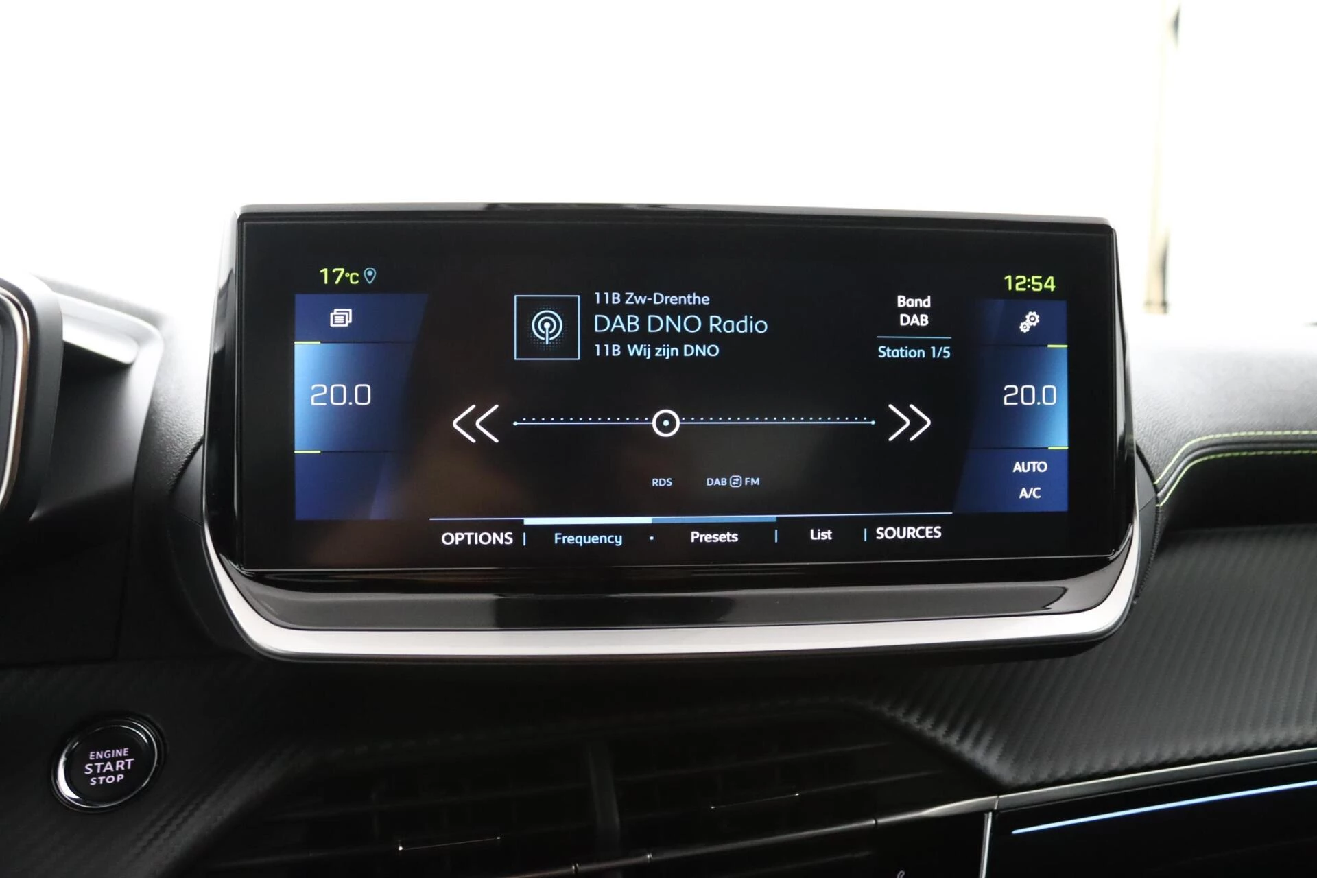 Hoofdafbeelding Peugeot e-2008