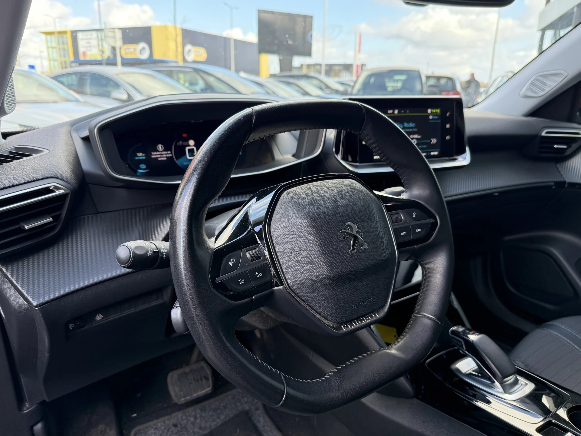 Hoofdafbeelding Peugeot e-2008