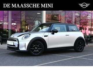 MINI Cooper Hatchback Classic / Panoramadak / Sportstoelen / LED / Cruise Control / 16" LM Victory Spoke zwart
