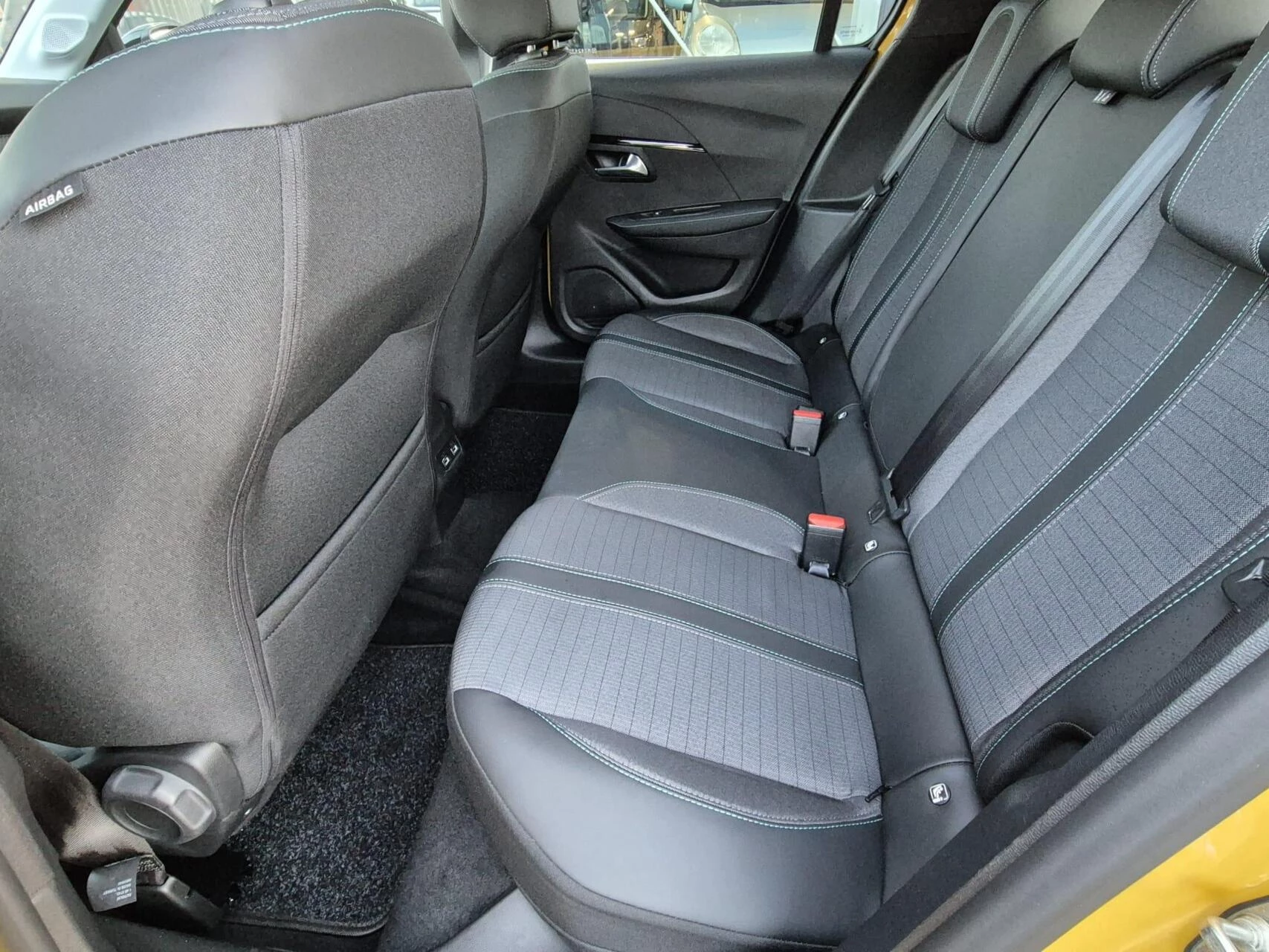 Hoofdafbeelding Peugeot e-208