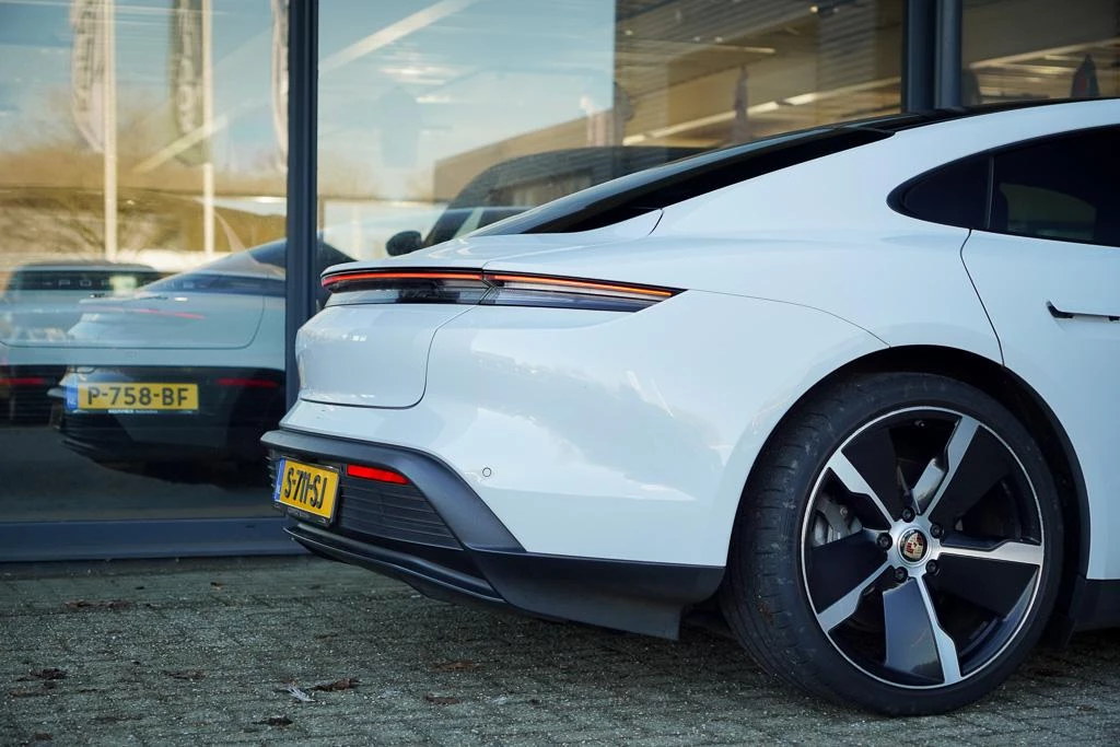 Hoofdafbeelding Porsche Taycan
