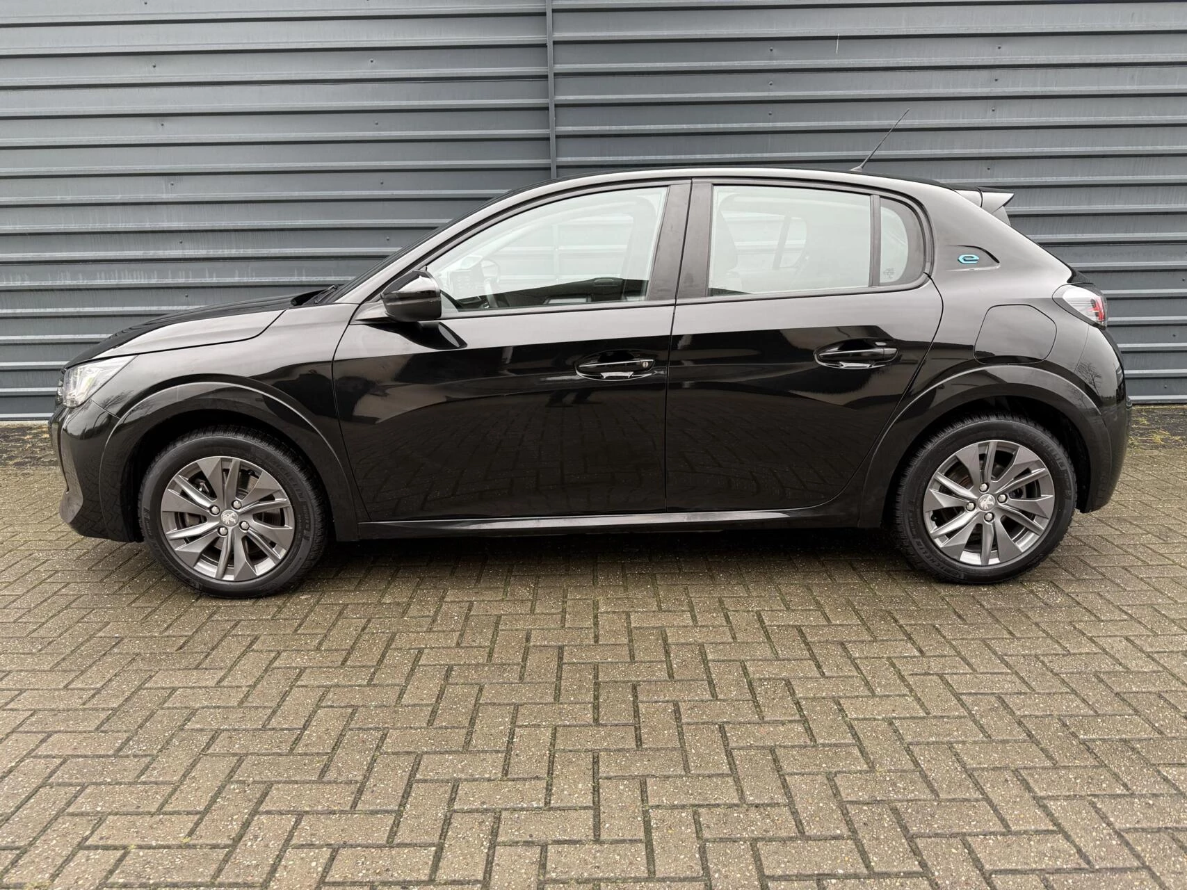 Hoofdafbeelding Peugeot e-208