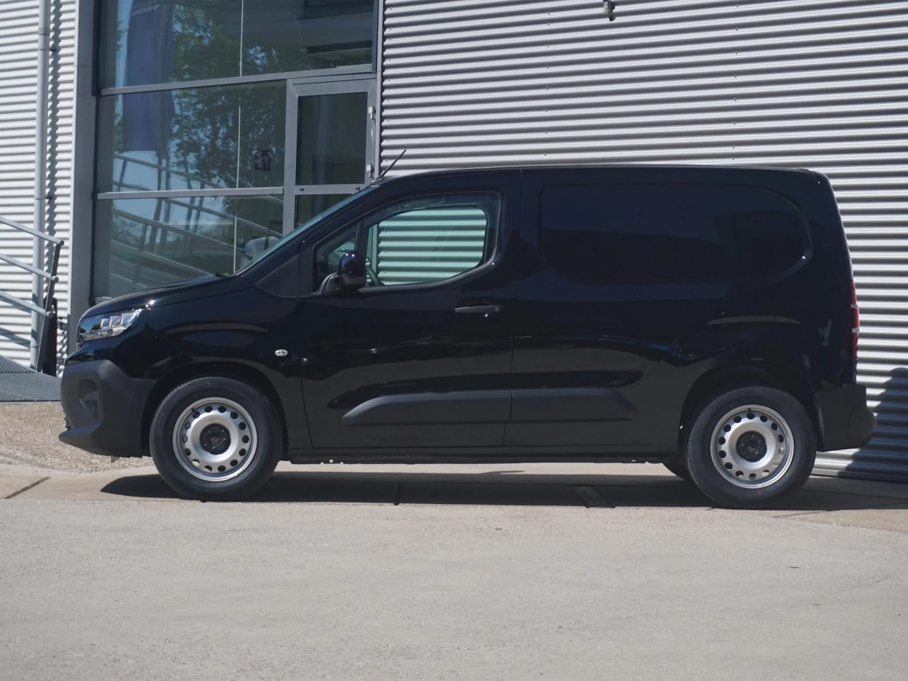 Hoofdafbeelding Peugeot e-Partner