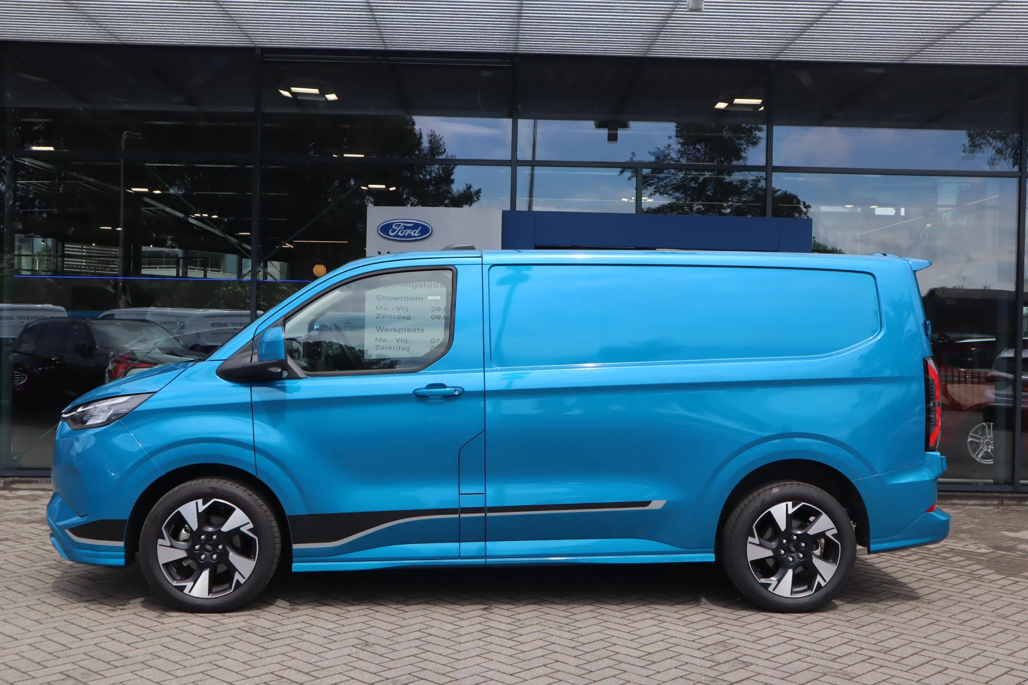 Hoofdafbeelding Ford E-Transit Custom