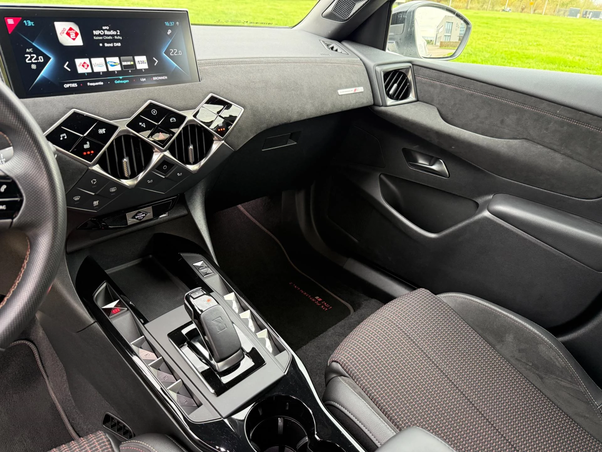 Hoofdafbeelding DS DS 3